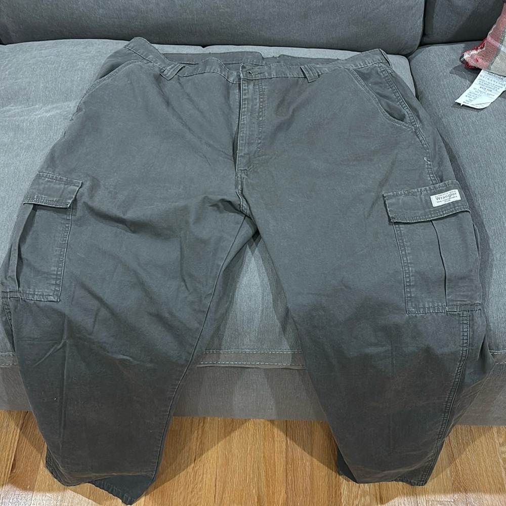 New with tags cargo pants wrangler